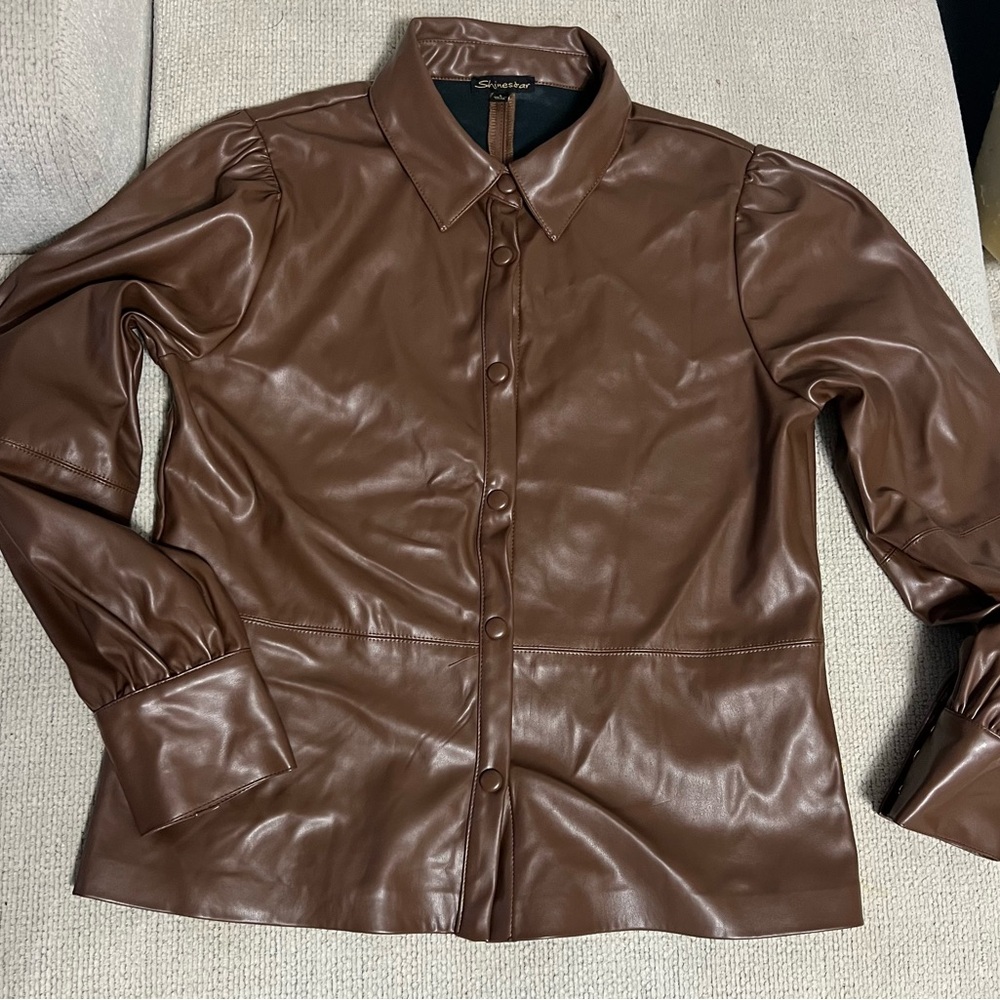 Women’s Lg Shinestar Brown faux leather jacket/top.